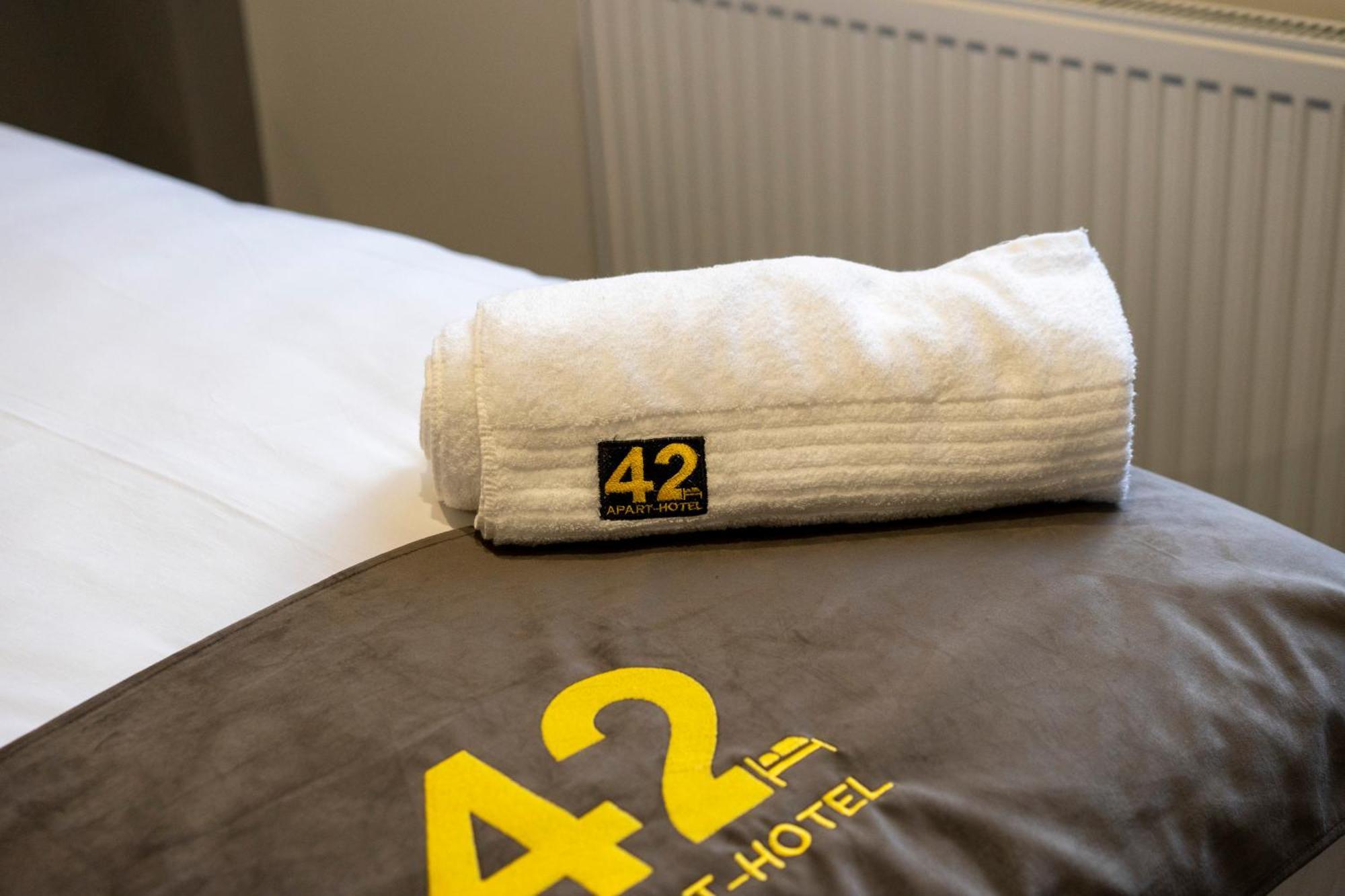 42 Apart-Hotel Скънторп Стая снимка