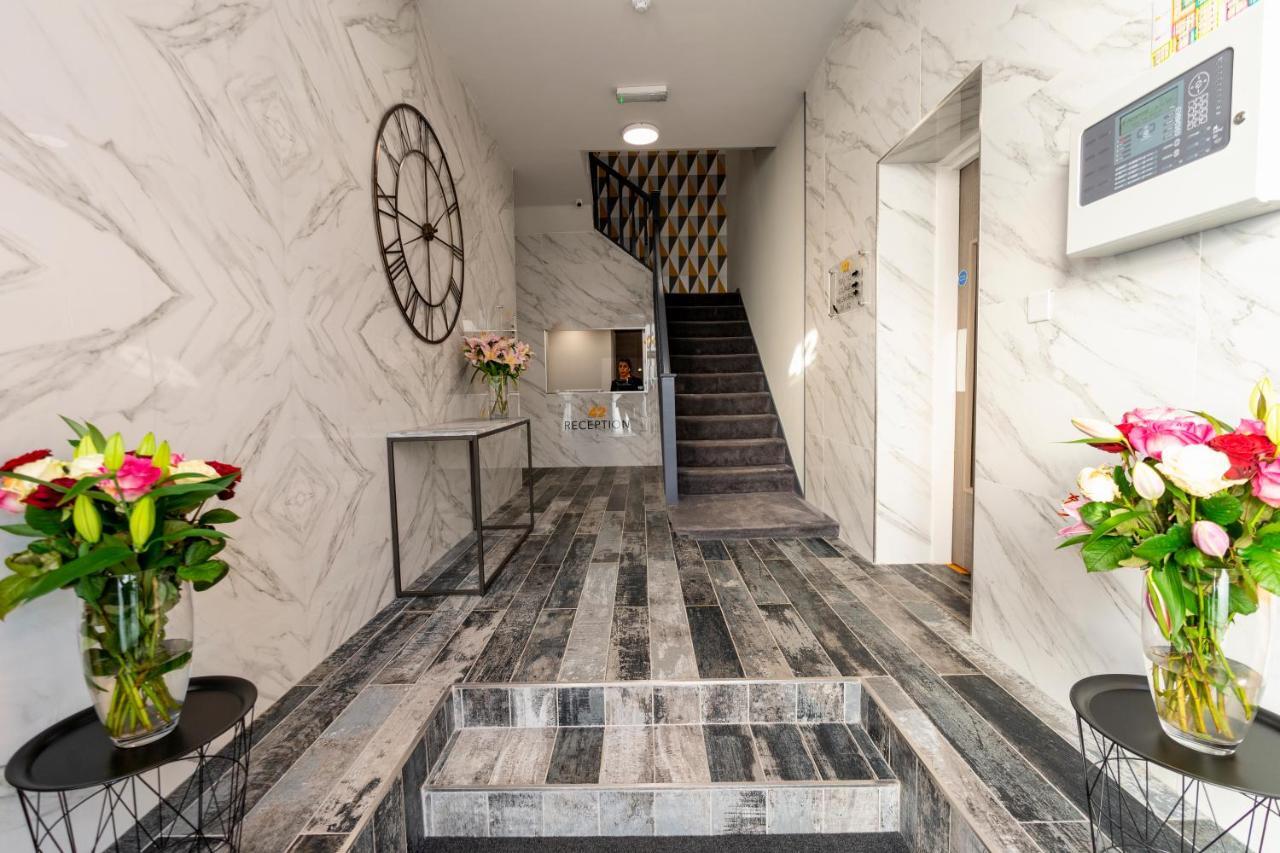 42 Apart-Hotel Скънторп Екстериор снимка